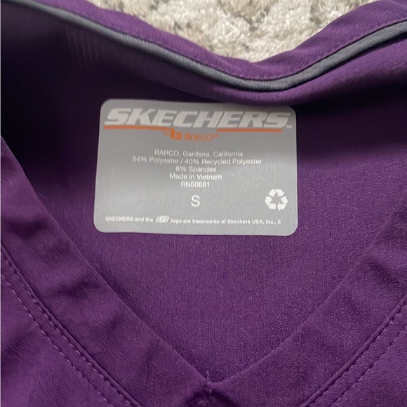 Skechers by Barco scrub top - Picture 2 of 3